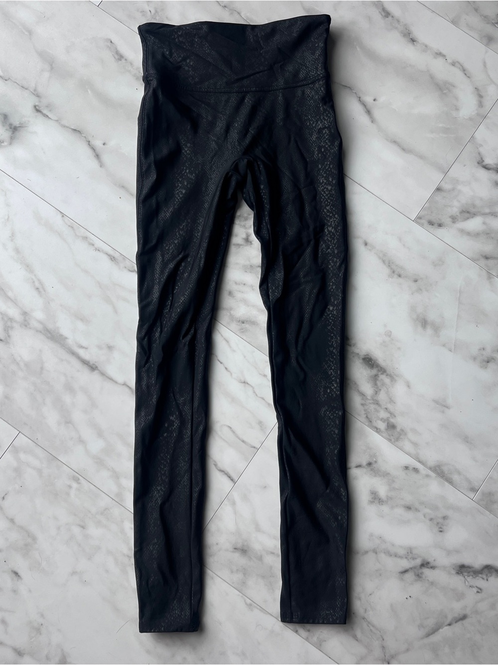 SPANX Black High-Waist Snake-skin Textured Leggings size Small